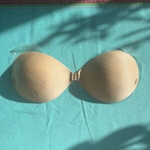 strapless nude push-up sticky bra 🤎 brand new A/B cups